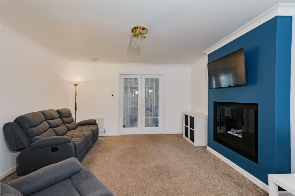 10 Lochty Drive Kinglassie-15.JPG