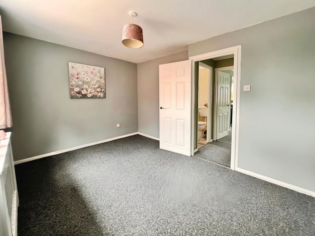 0209fa2cbedroom3
