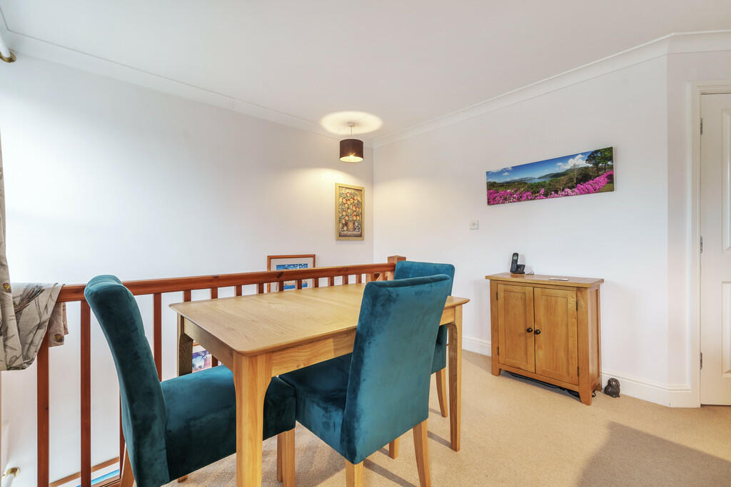 Living / Dining R...