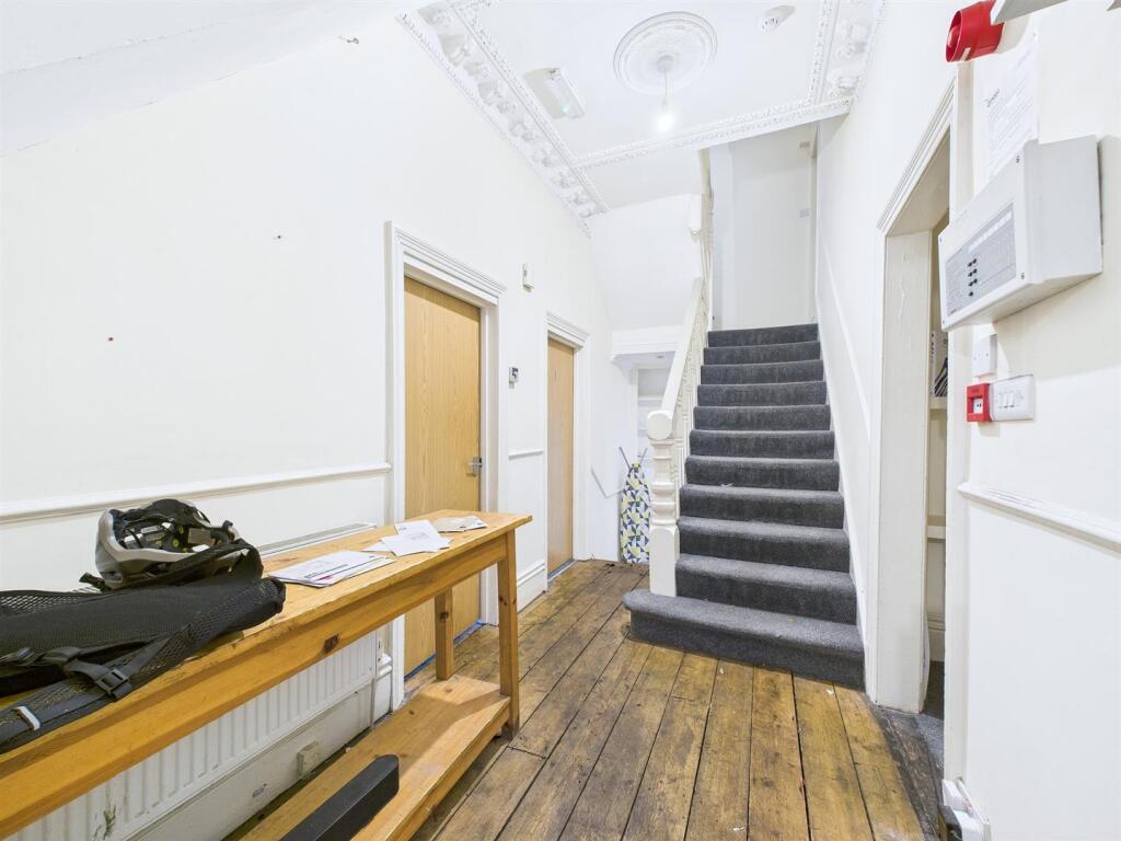 22 - Period 9 Bedroom HMO.jpg