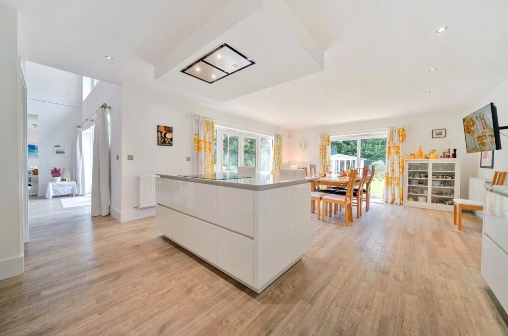 Kitchen/Breakfast Rm