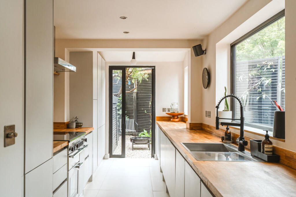 305857 - a0O6700000xWTk0EAG_N55.jpg