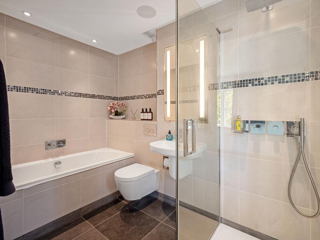 Ensuite