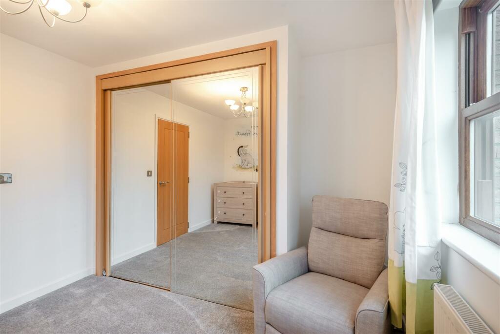 8587690-interior12.jpg