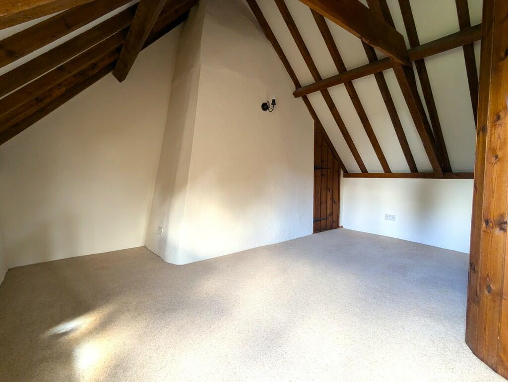 Second bedroom tw...