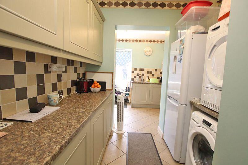 Kitchen photo 3