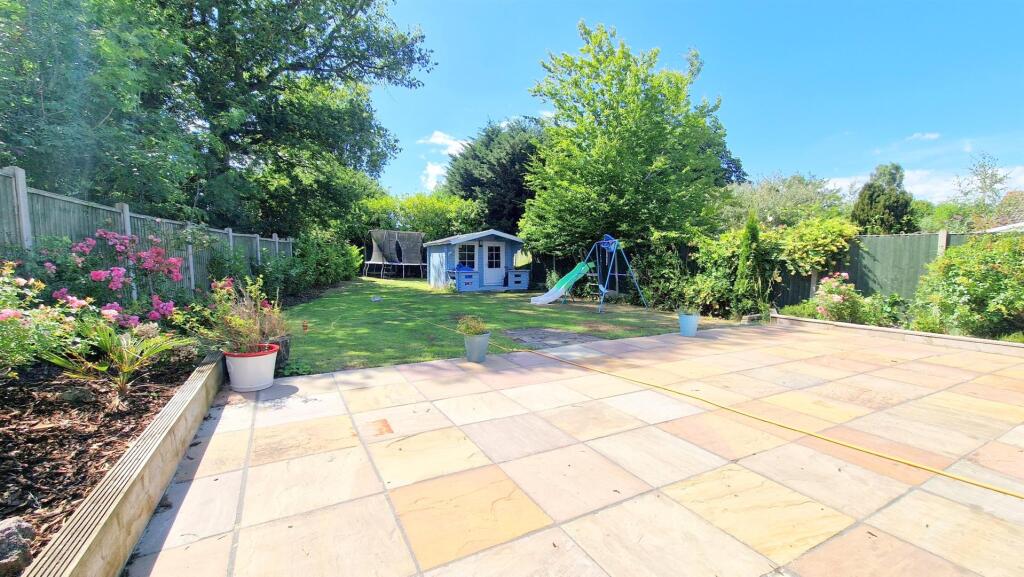 REAR GARDEN.jpg