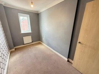 12 Newton bedroom 4 pic 2