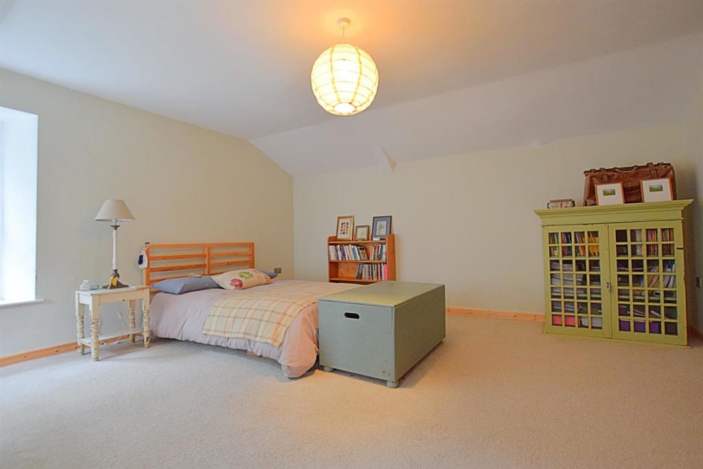 Bedroom One.jpg