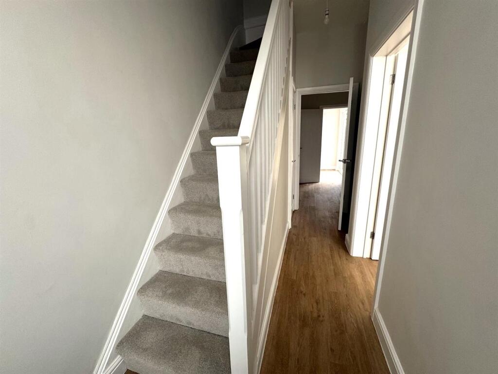 HALLWAY.jpg