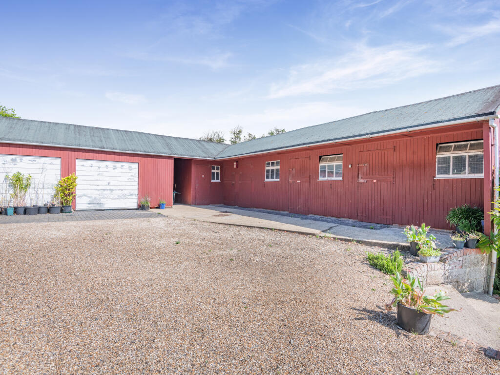 Garage/Stabling