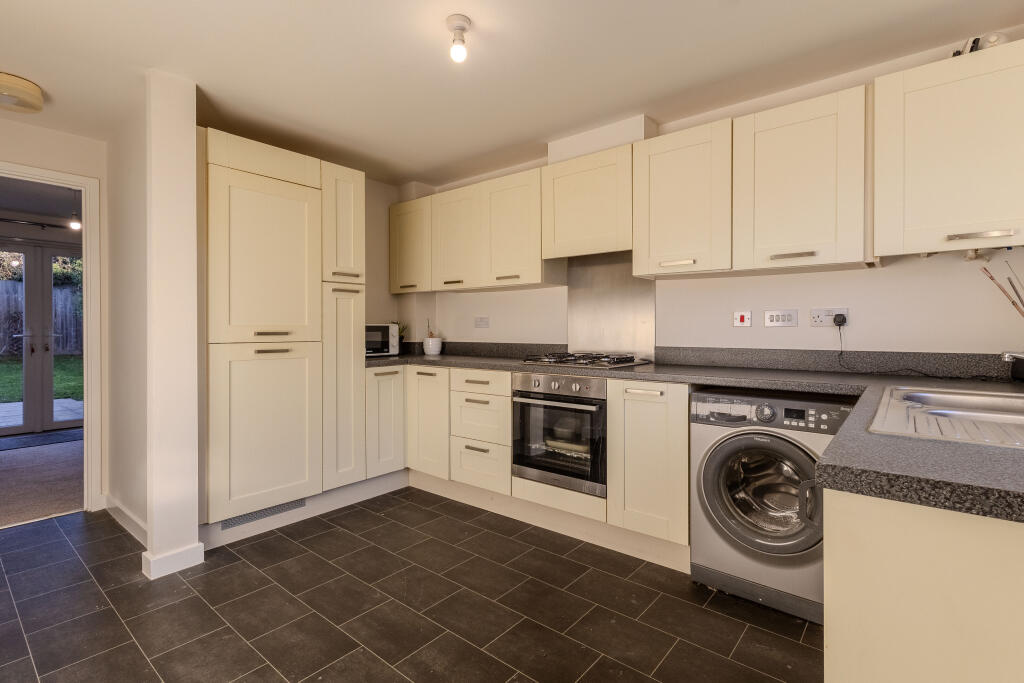 Kitchen (2)