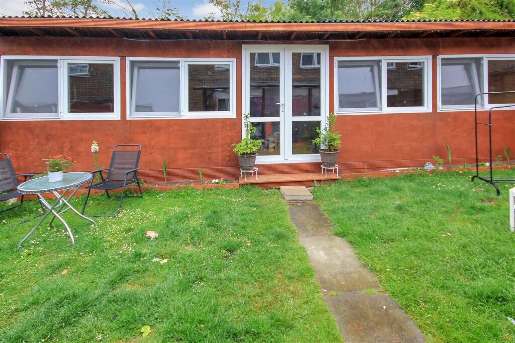 outbuilding.JPG