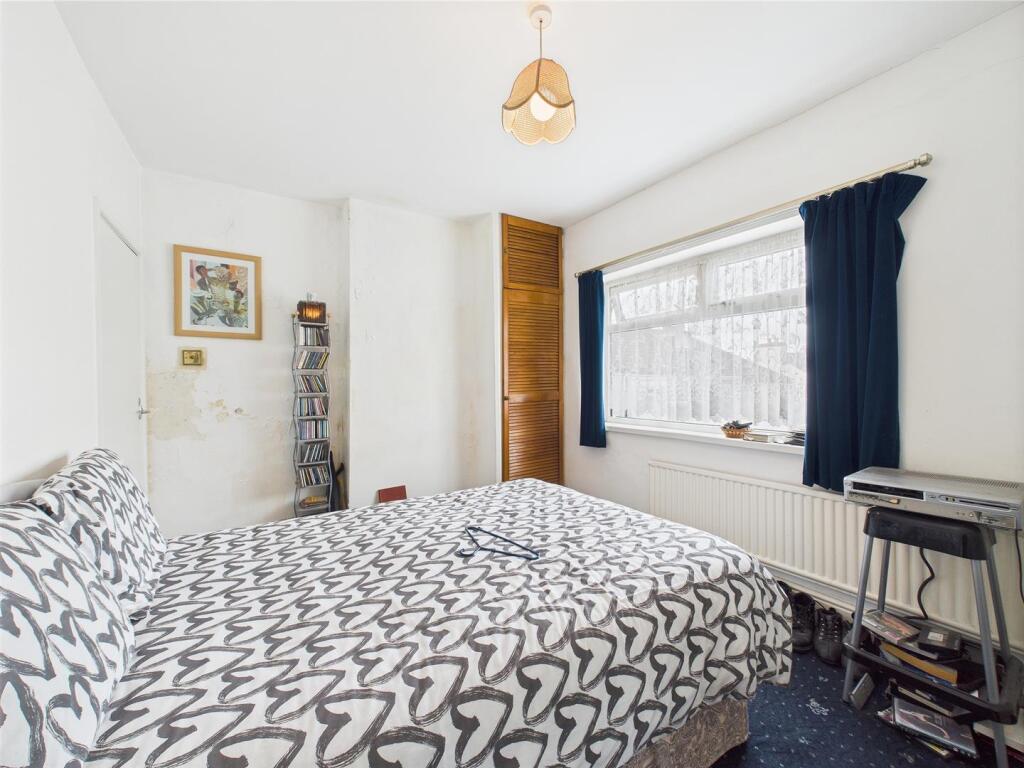 13 - Two-bedroom house in Easton.jpg