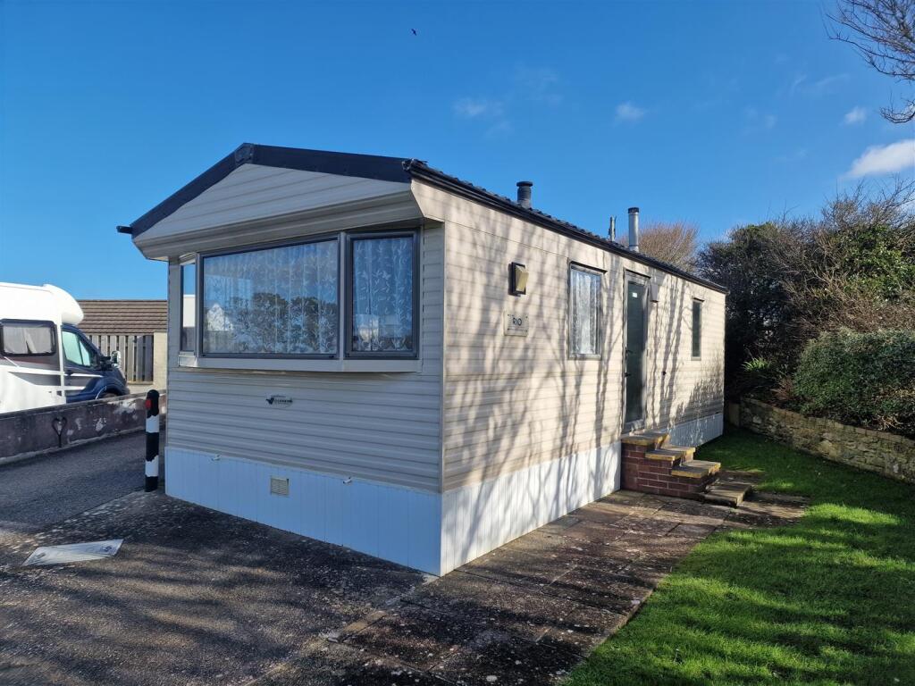 Static Caravan.jpg