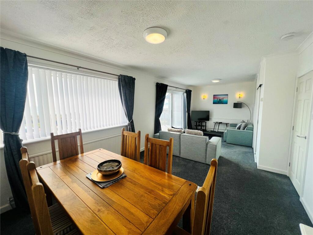 Living Room/Diner