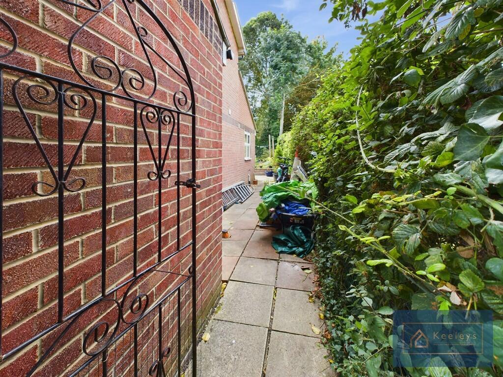 Access to back ga...