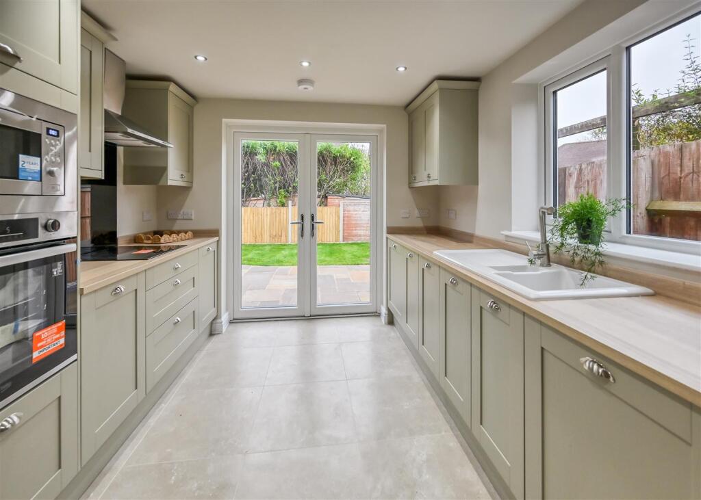 22a Dawley Road-14.jpg