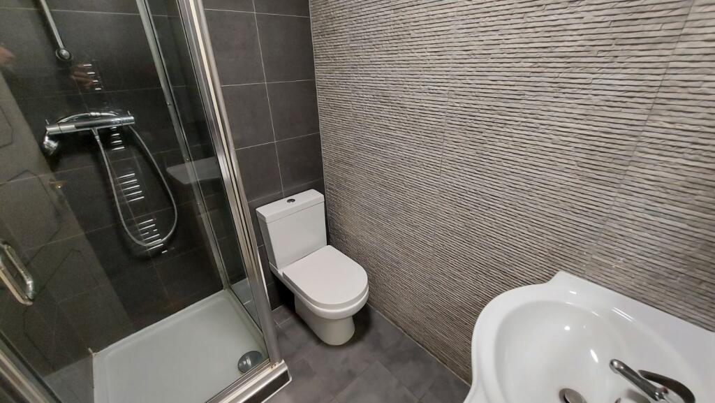 Bathroom - Main