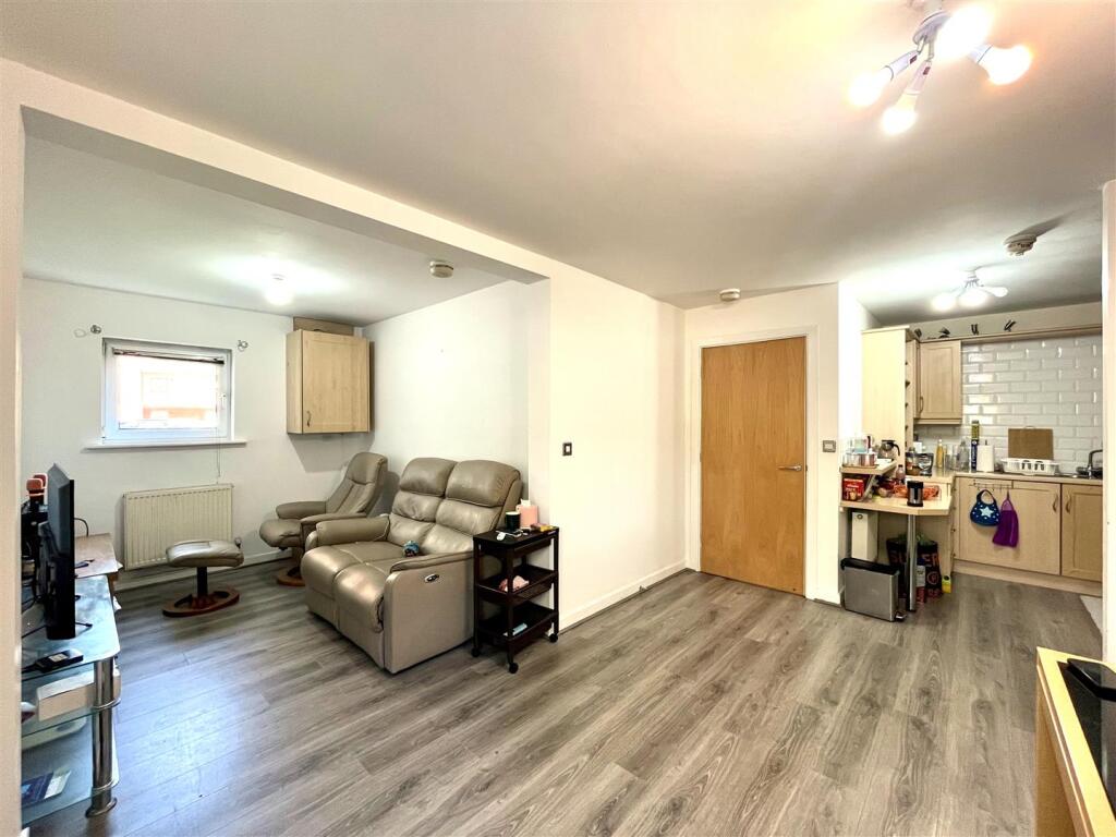 Open Plan Living / Dining Area
