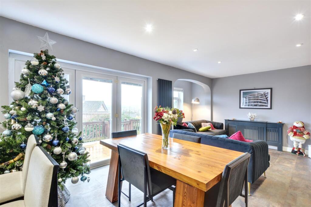 Lounge Dining_3.jpeg