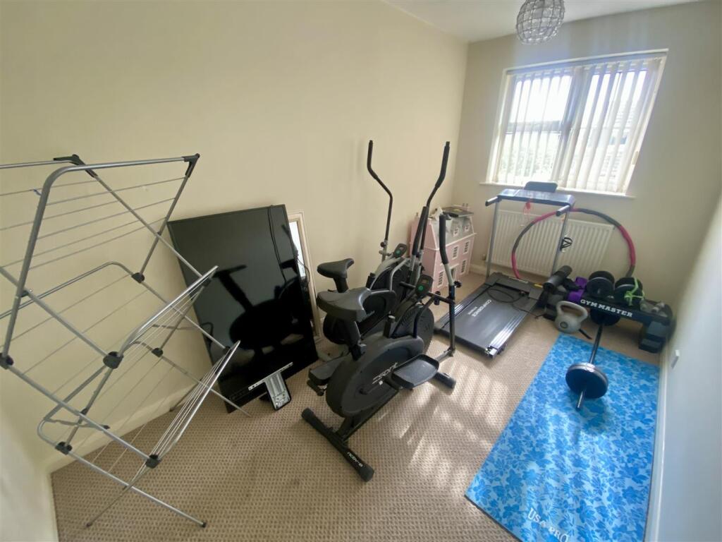 Bramleys Estate Agents - Fernhurst Close - Mirfiel