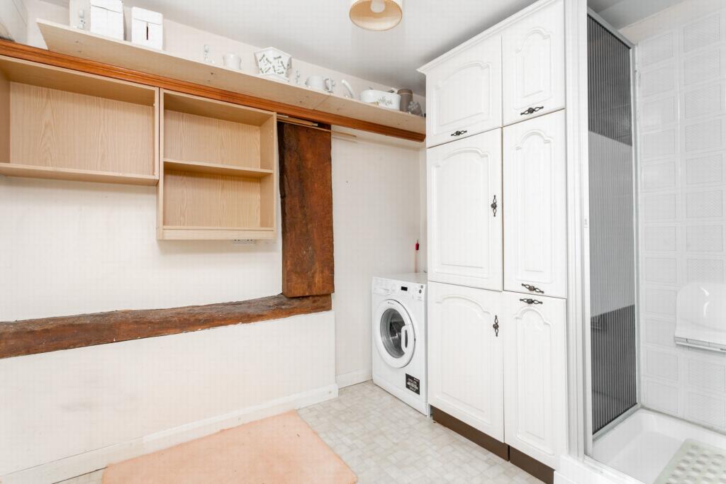 Utility/shower rm