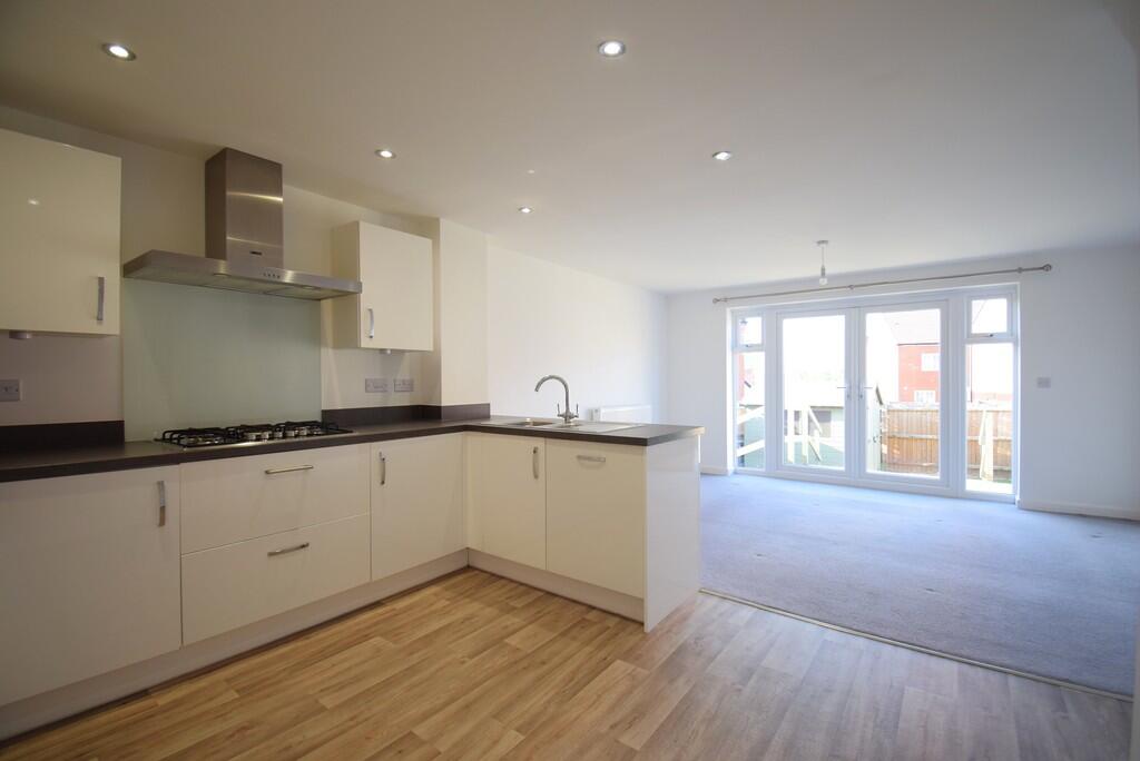 Kitchen &amp; Din...