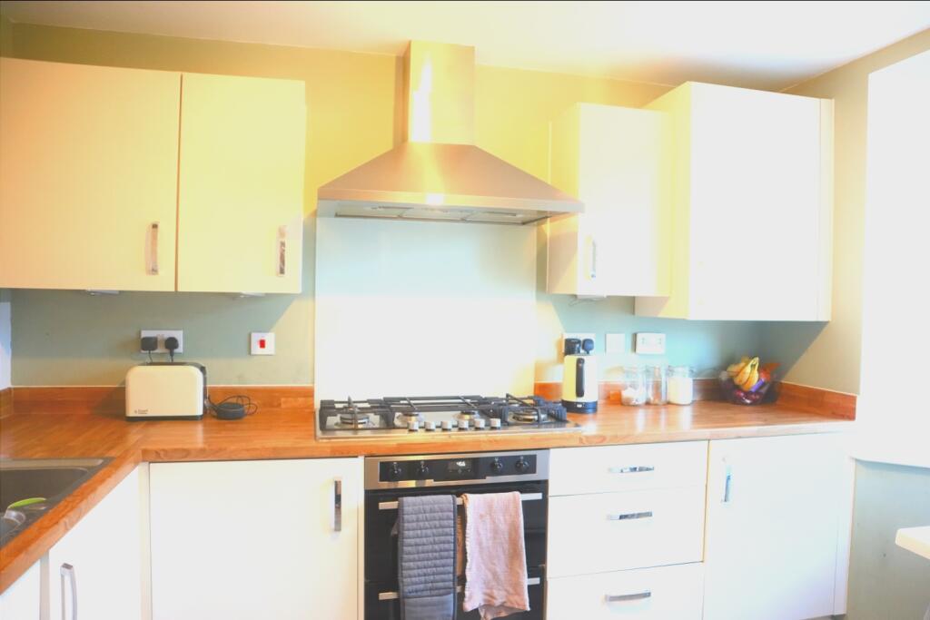 Cicerio Cr, Fairfields - Kitchen