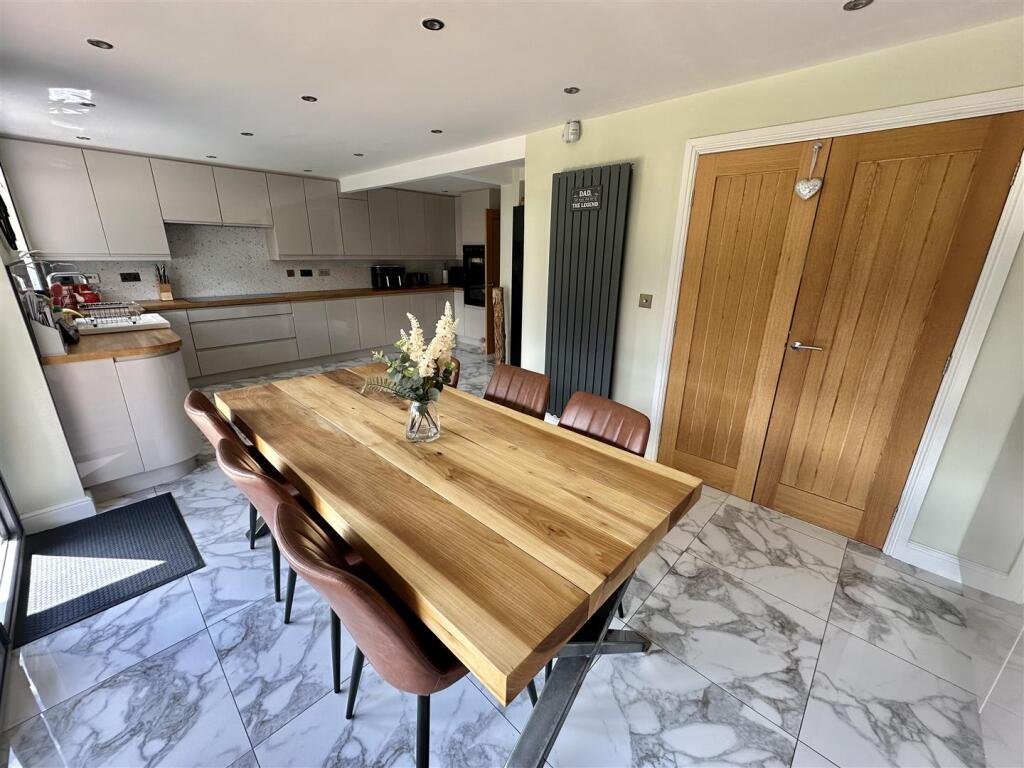 Bramleys Estate Agents - Little Green Lane - Heckm
