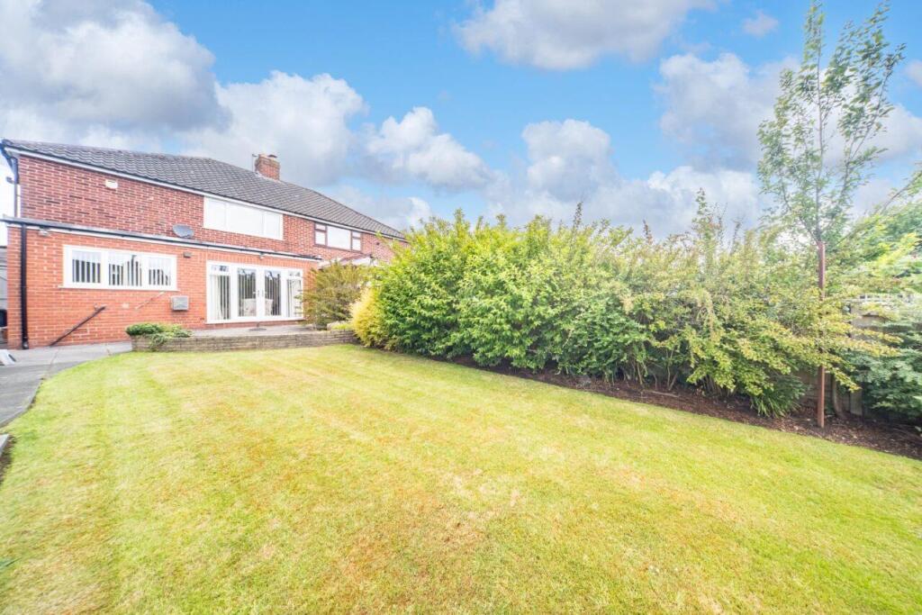 10 fairholme ave garden 4.jpg