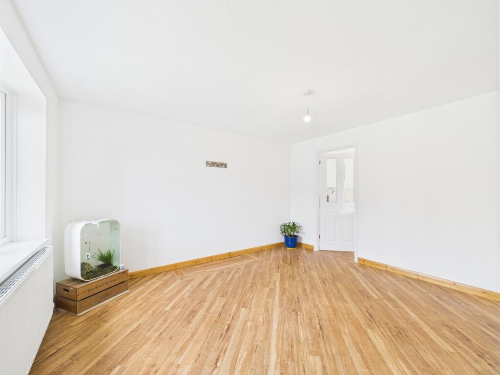 CAM02023G0-PR0155-STILL012