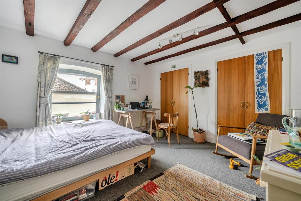 Bedroom .jpg