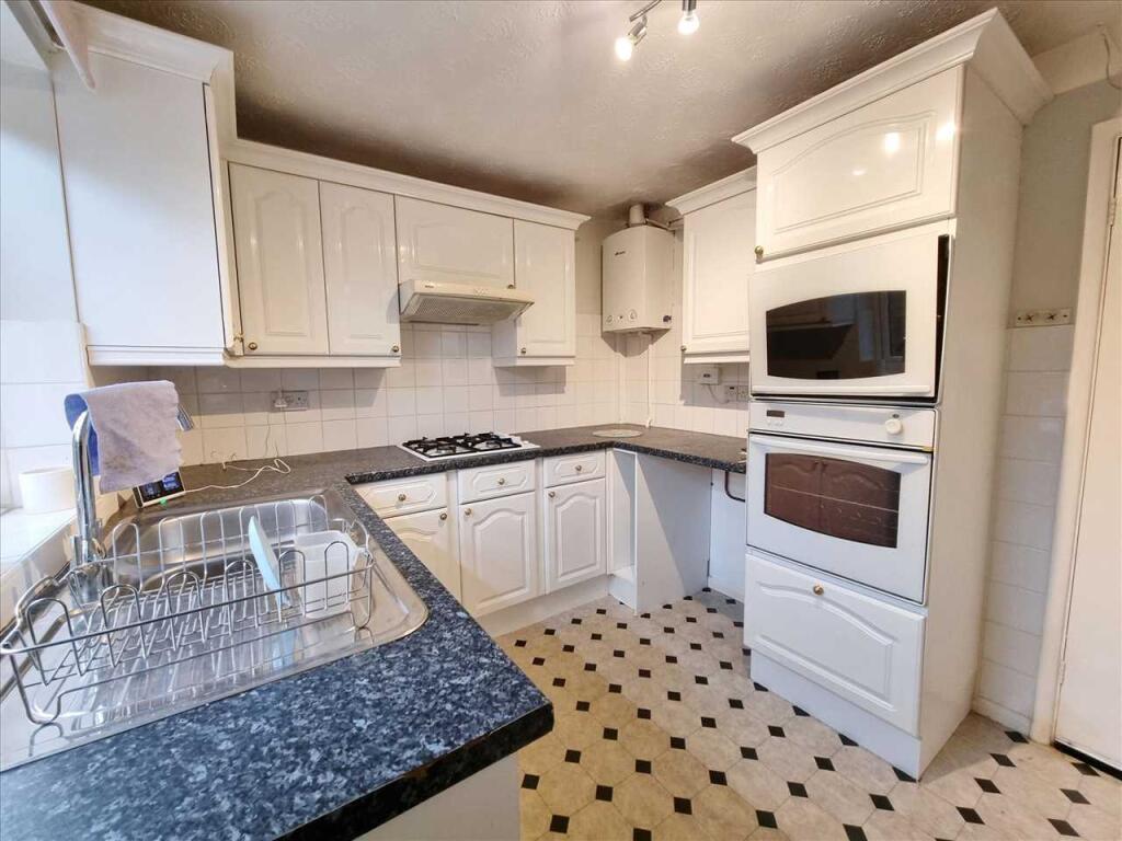 Kitchen: