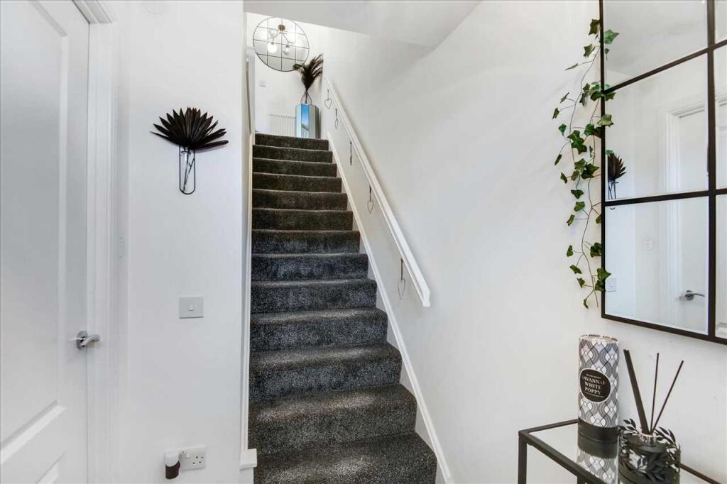 Entrance Hallway (2)