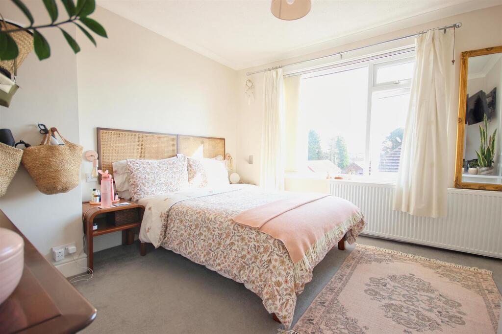 BEDROOM 1 (FRONT)