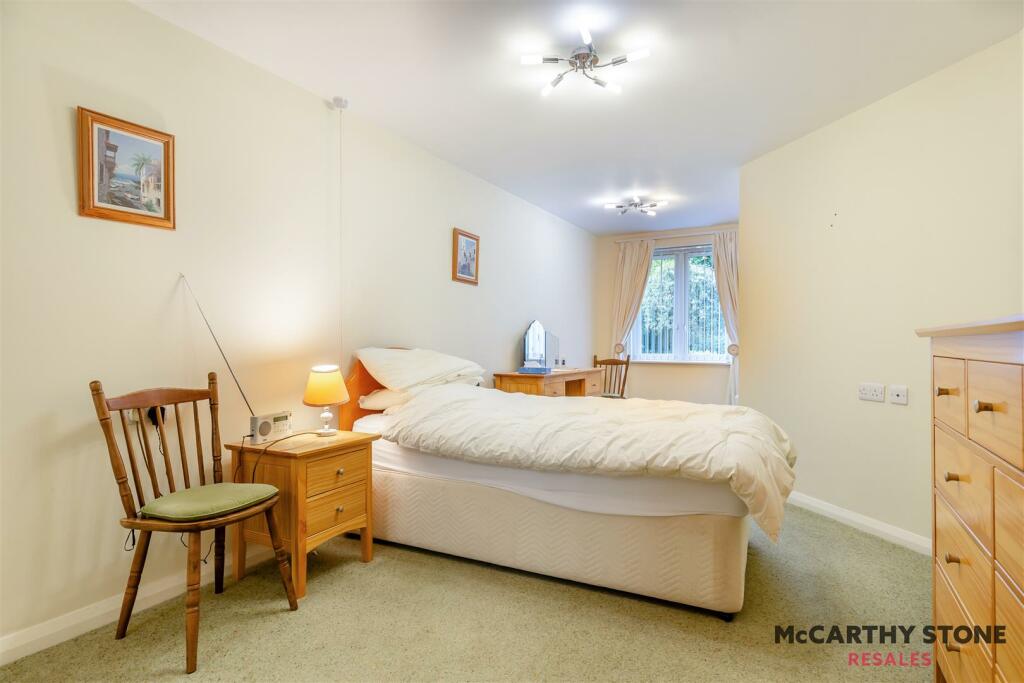 8610186-interior01.jpg