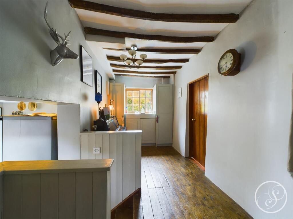 INNER HALLWAY