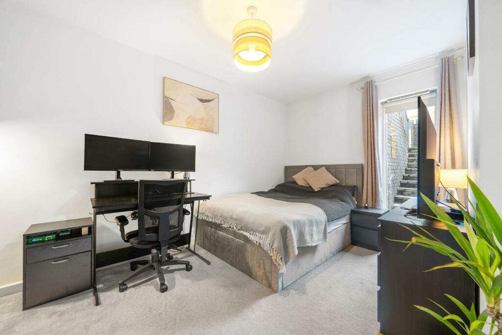 Bedroom 2.jpg
