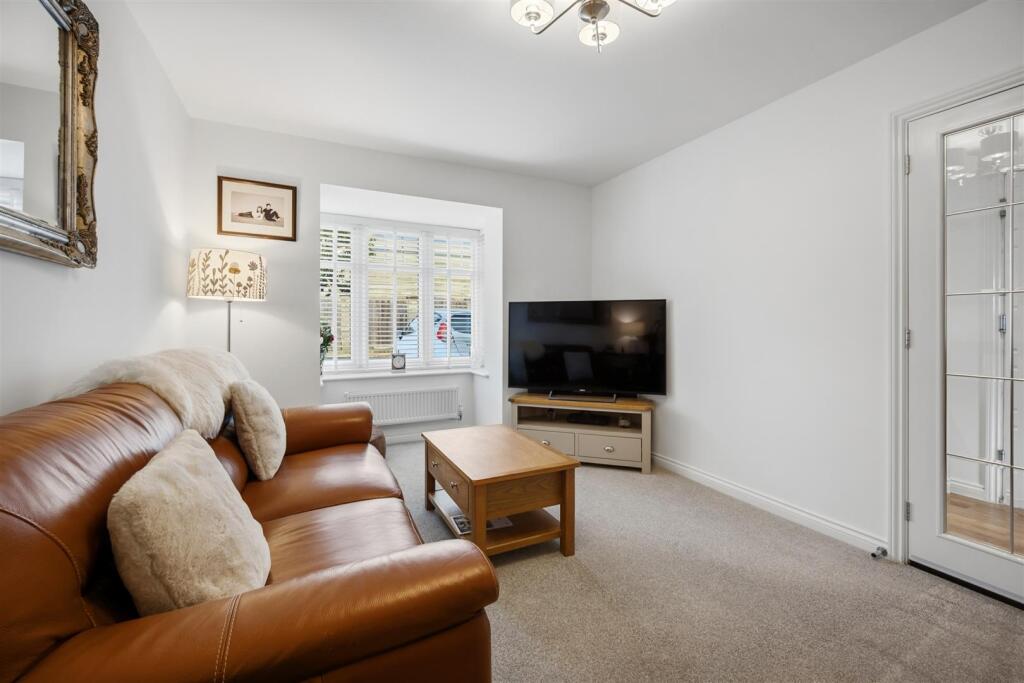 Living Room to bay window.jpg