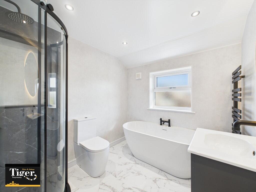 CAM02176G0-PR0540...