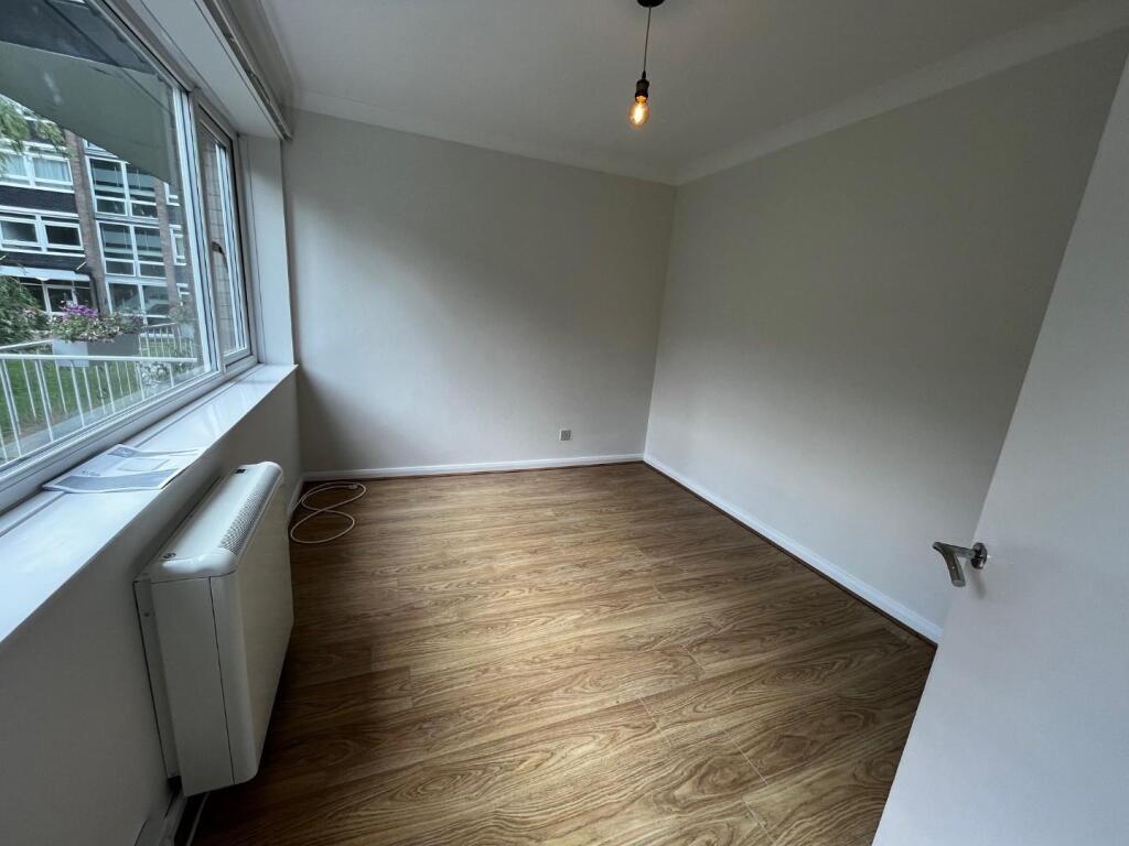 12 High Point Bedroom 3.jpg