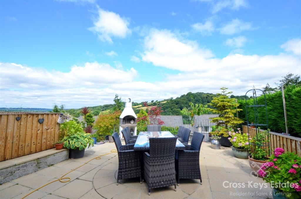 Garden/Stunning Views