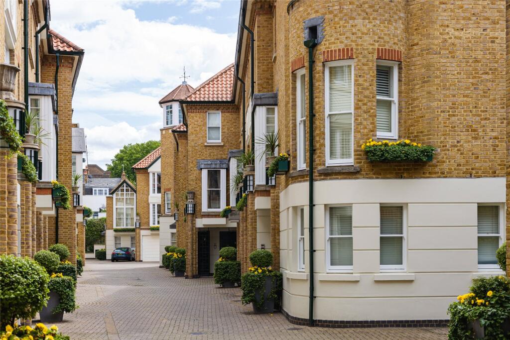 Charles II Place