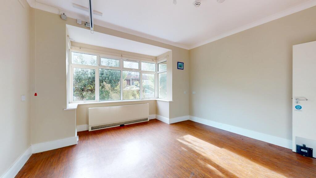 4 &amp; 6 Rosswood Gardens, Wallington SM6 8QZ