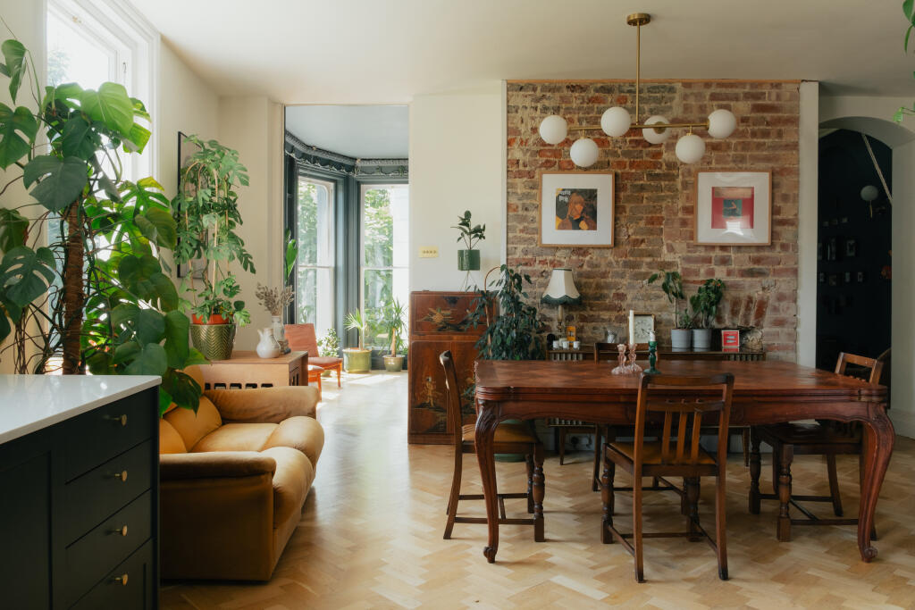 CROFT-ELPHINSTONE-HASTINGS-INTERIOR-HR-41*