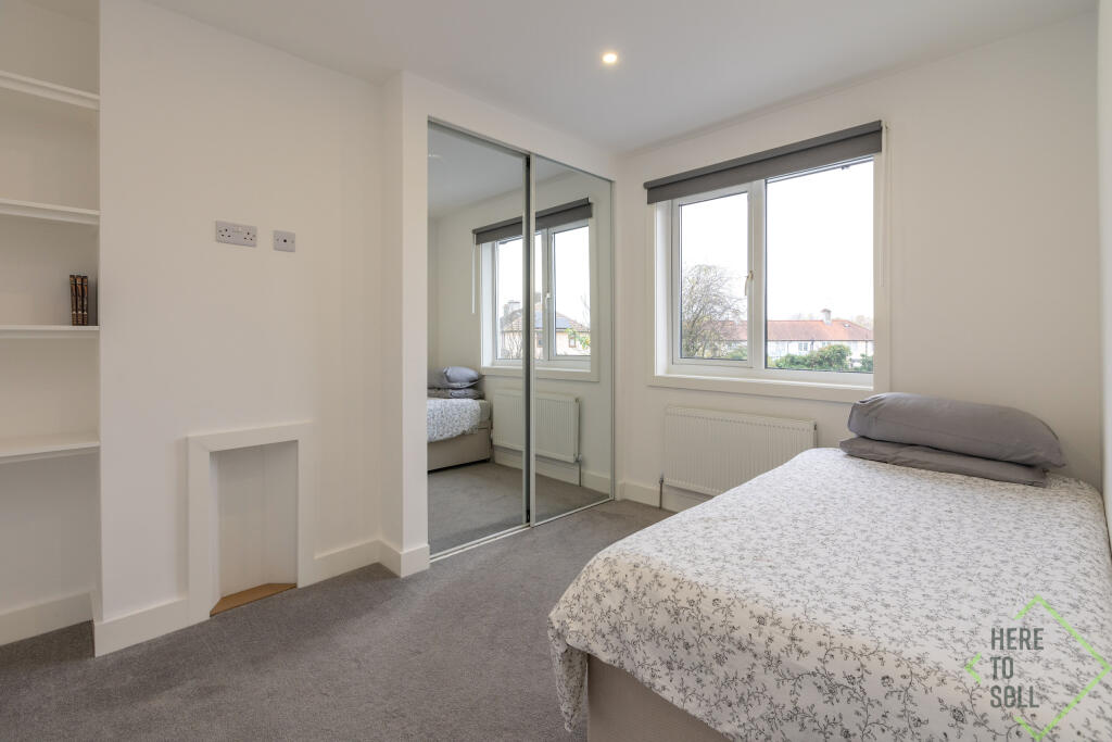 15 Flexmere Rd, London N17 7AU-18