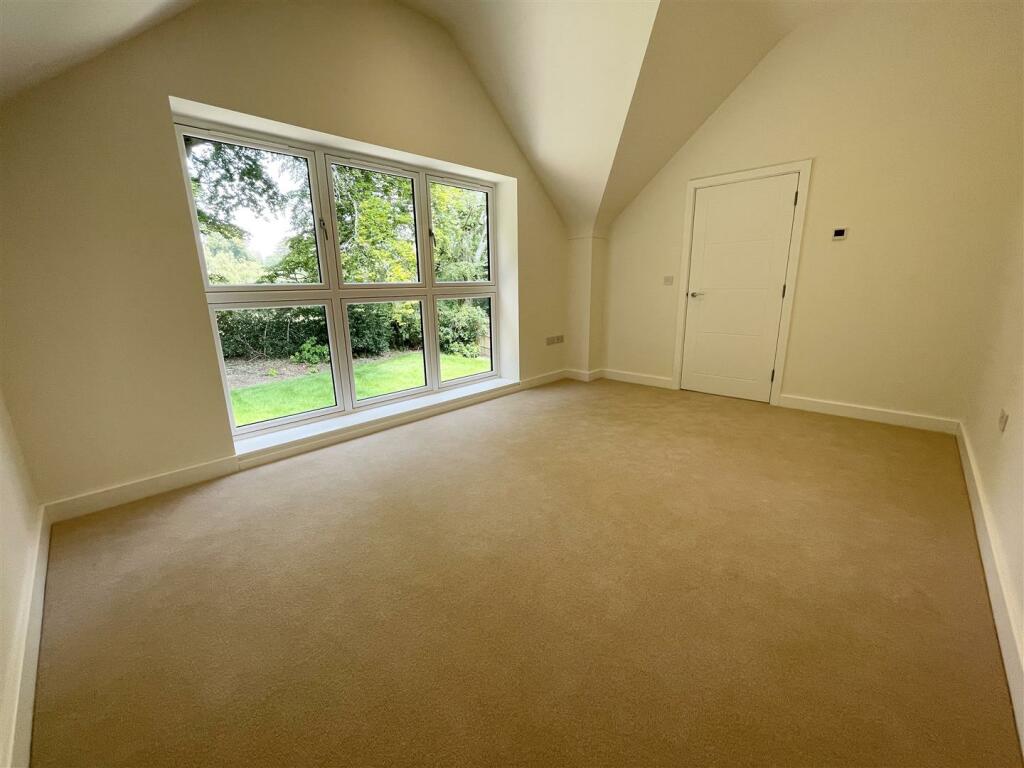 Bed 3.jpg