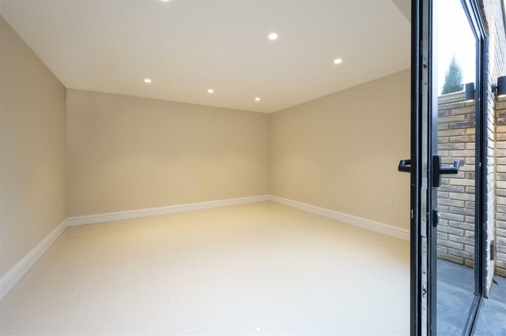 39 Seymour Road,30.jpg