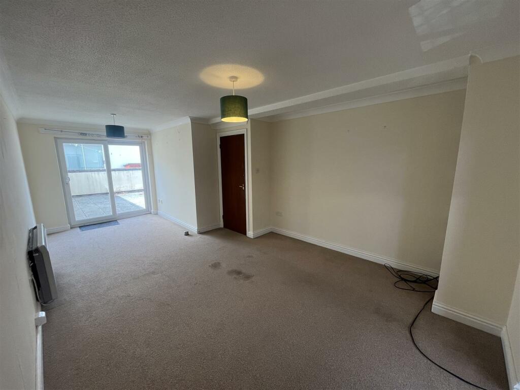 Living room / Dining room